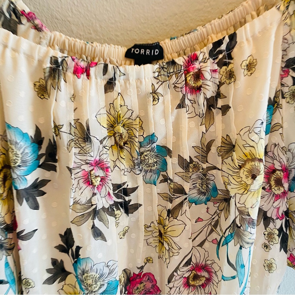 TORRID Floral Kentucky Derby Chiffon Clip‎ Dot Blouson Short Sleeve Blouse - Picture 6 of 8